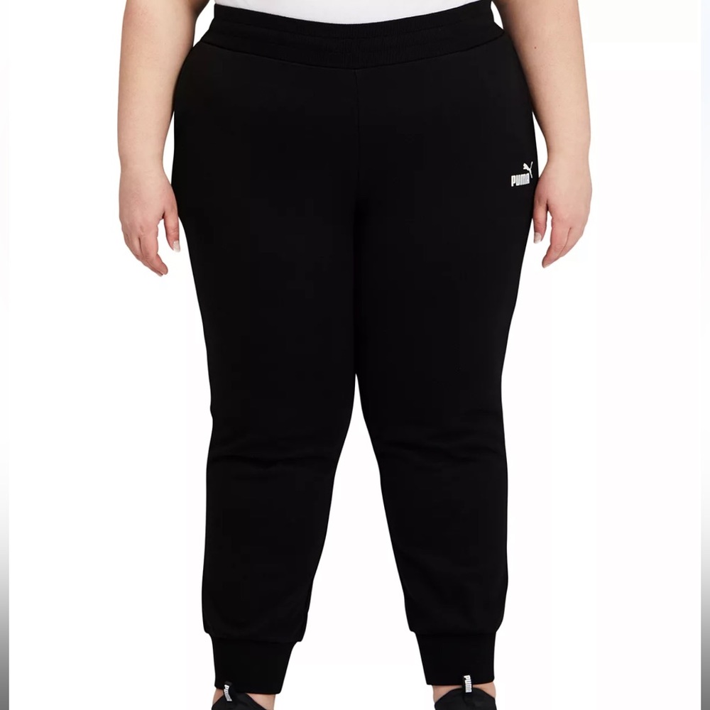 Puma Women's Essentials Logo Fleece Jogger Sweatpants, Black, Size: 1X